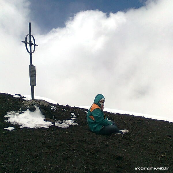 Osorno - lava negra e monumento